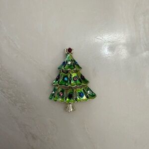 Festive Christmas Tree Brooch with Colorful Gems